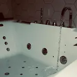 Superbe Avec Jacuzzi Et Jardin Prive شقة Marlhes