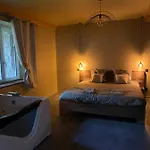 Superbe Avec Jacuzzi Et Jardin Prive شقة *